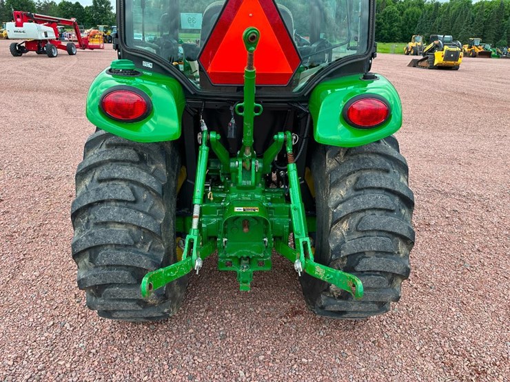 2022-john-deere-3033r-image-18
