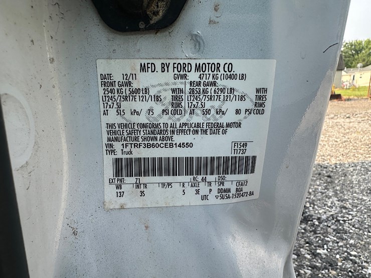 2012-ford-f350-image-26