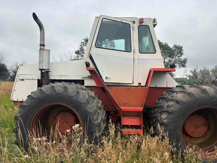 1974-case-2470-tractor-image-9