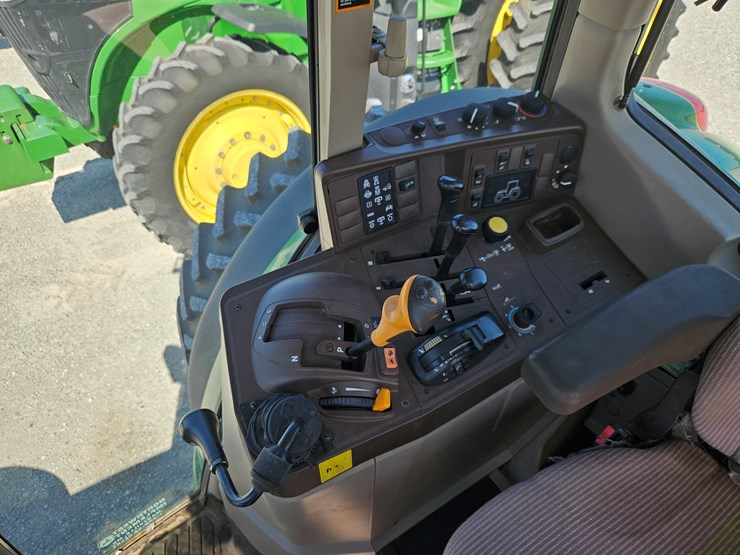 2005-john-deere-7520-image-9