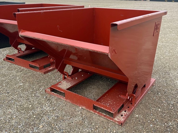 106---2.0-cy.-self-dumping-hopper-w/-fork-pockets-image-1
