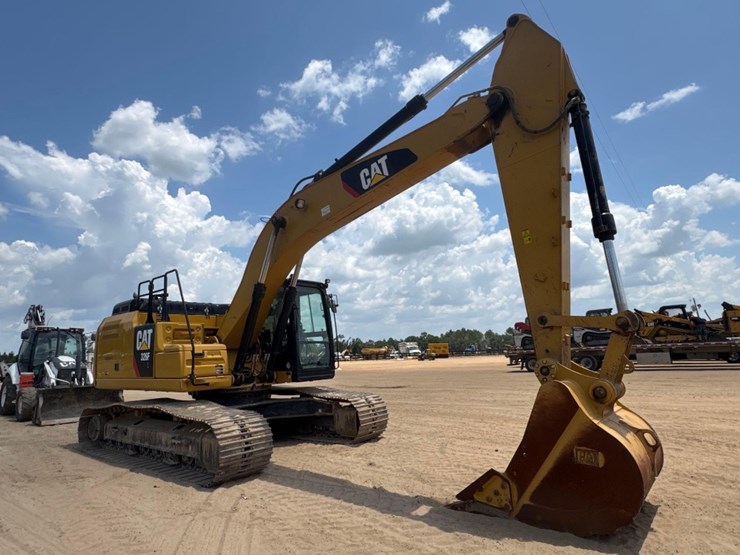 2019-caterpillar-326fl-image-4