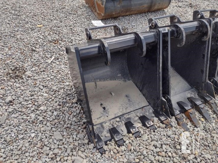 24-in-excavator-bucket-image-1