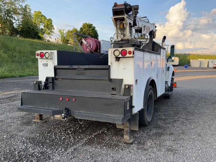 2005-ford-f750-image-11