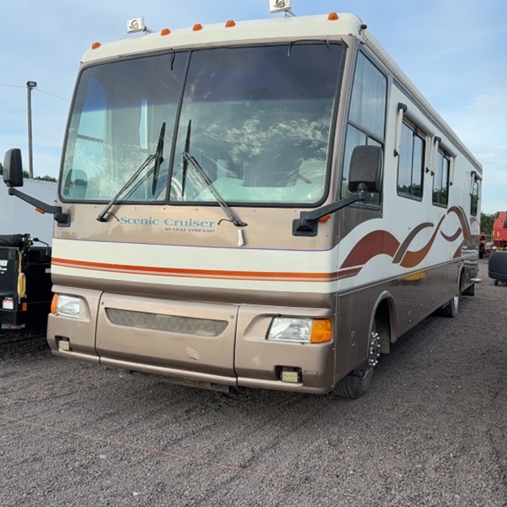 #3003 • 1996 FREIGHTLINER SCENIC CRUISER 38' MOTOR HOME