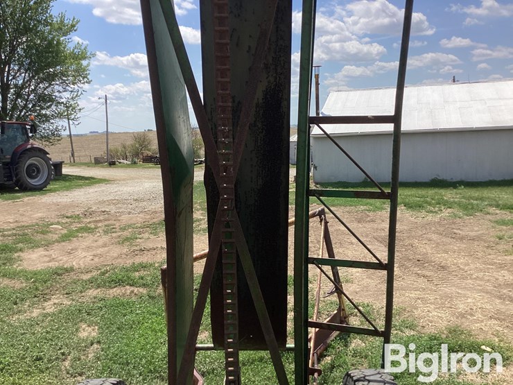 john-deere-00990hc-ground-driven-bale-loader-image-20