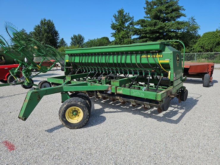 2001-john-deere-1560-image-11