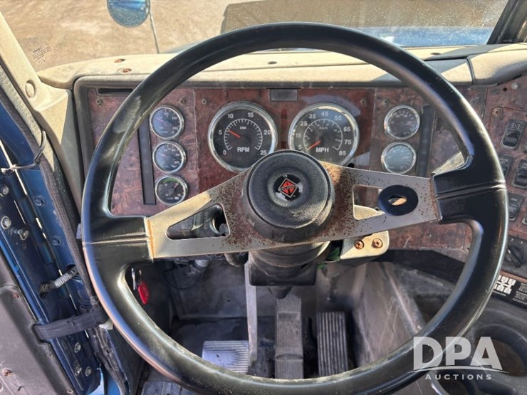 2002-ihc-9400i-day-cab-truck-(gp10940,-unit-109996)-image-81