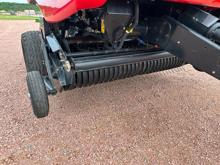 2019-case-ih-rb465-image-17