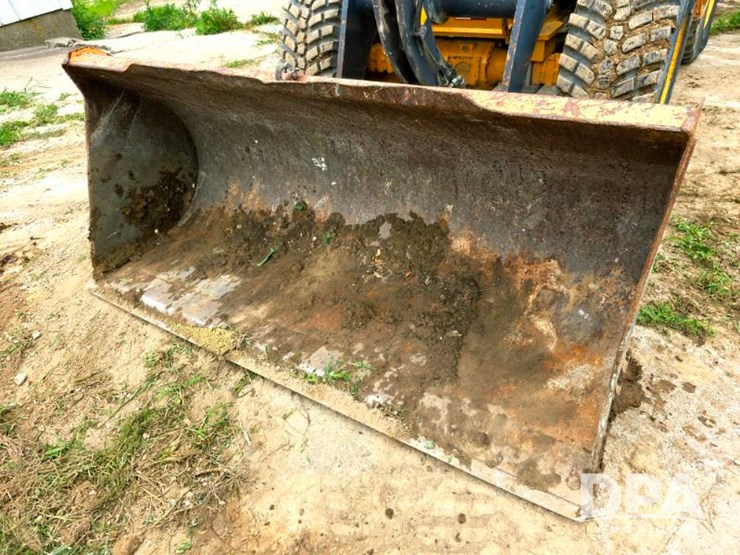 deere-244j-image-18