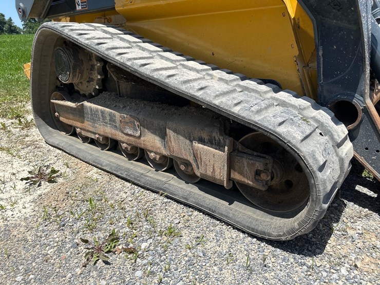 2018-deere-333g-image-6