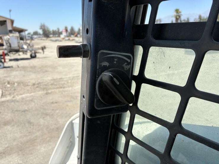 2022-bobcat-s770-image-15