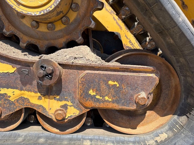 2020-caterpillar-279d3-image-28