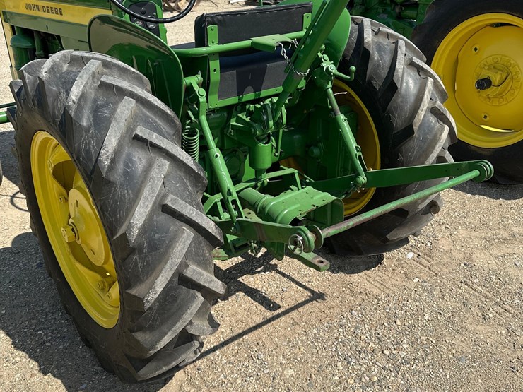 john-deere-320-image-9