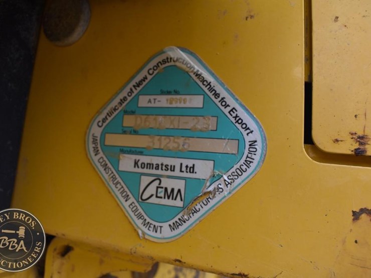 2015-komatsu-d61exi-23-image-24