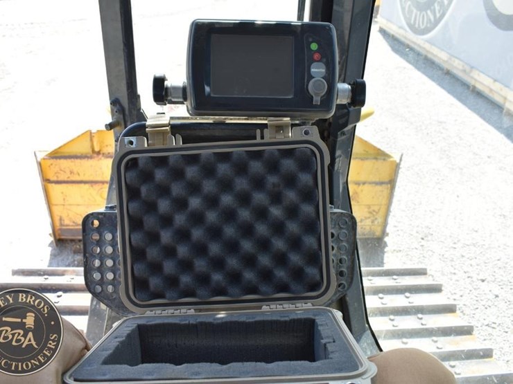 2014-komatsu-d51exi-22-image-81