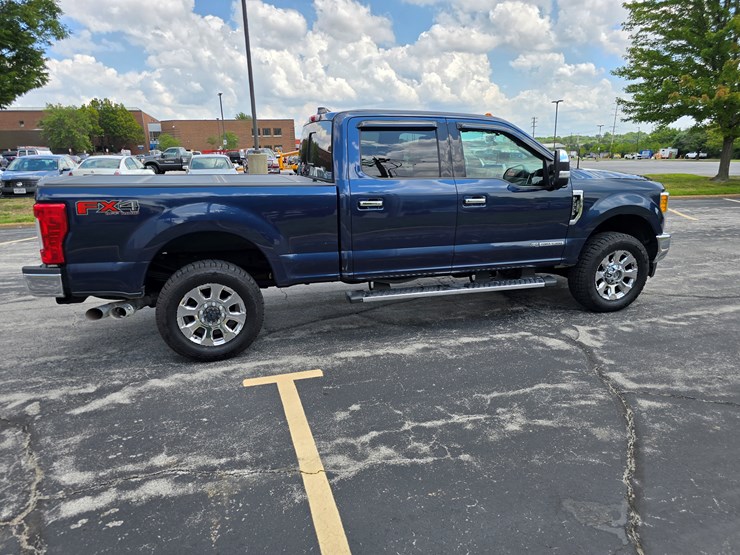 2017-ford-f350-image-32