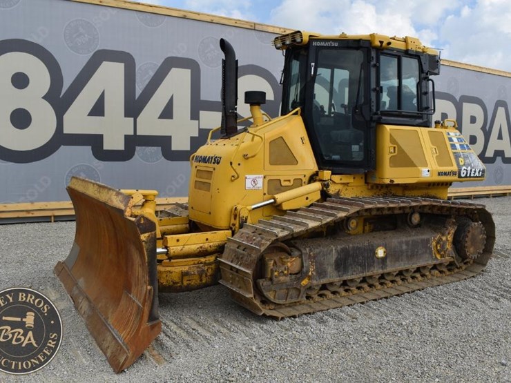 2015-komatsu-d61exi-23-image-7
