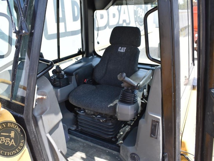 2019-caterpillar-d5k-lgp-image-67