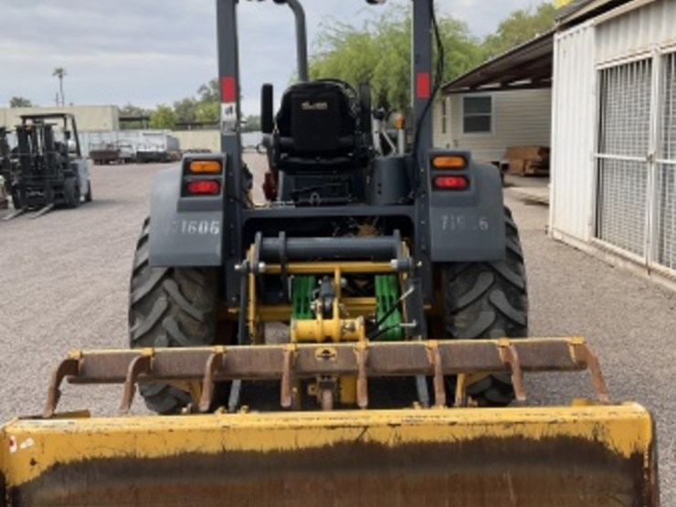 2016-deere-210l-image-7
