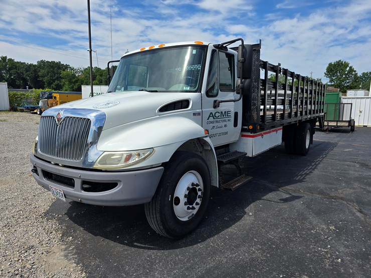 2012-international-durastar-4300-image-2