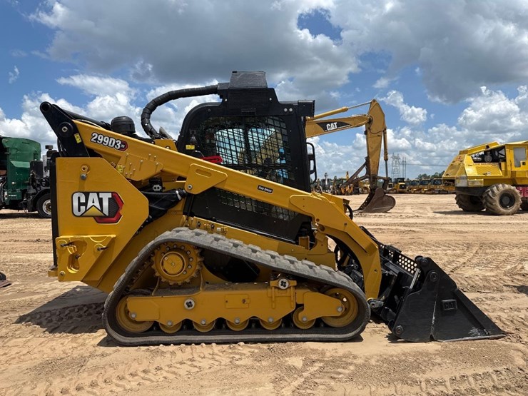2023-caterpillar-299d3-image-5