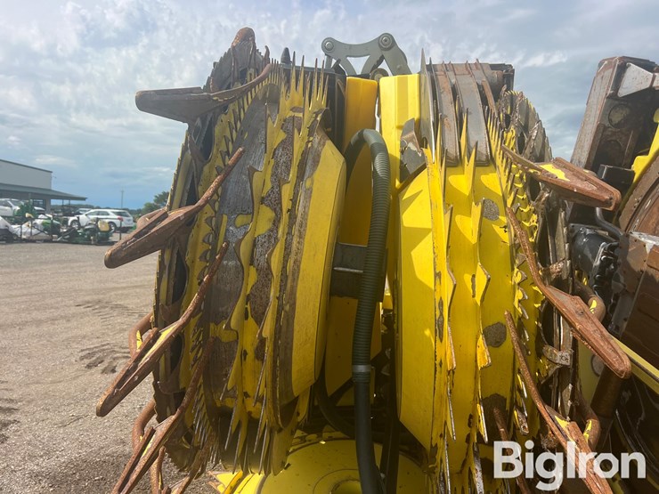 2019-john-deere-772-image-19
