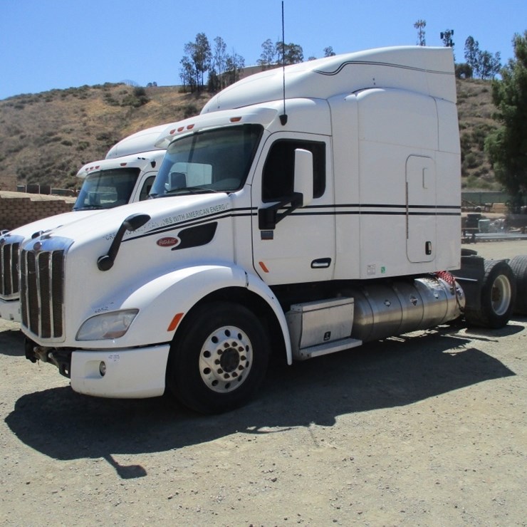 2016 PETERBILT 579