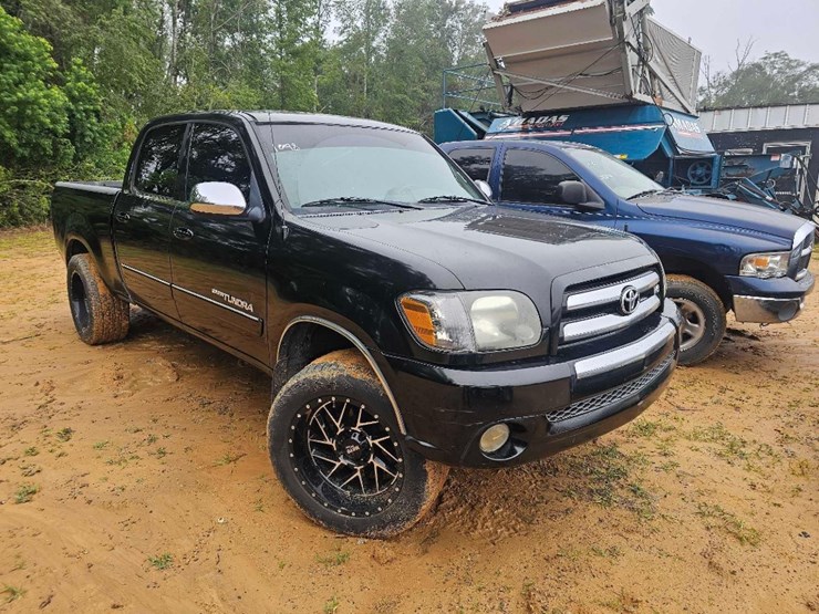 2005-toyota-tundra-image-1