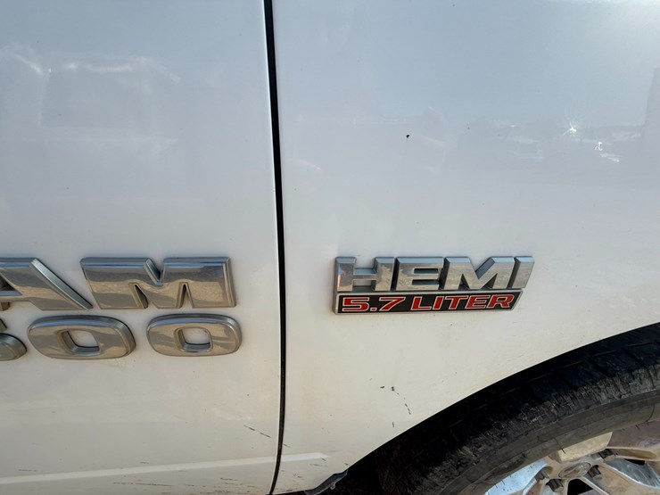 2015-dodge-ram-1500-image-25