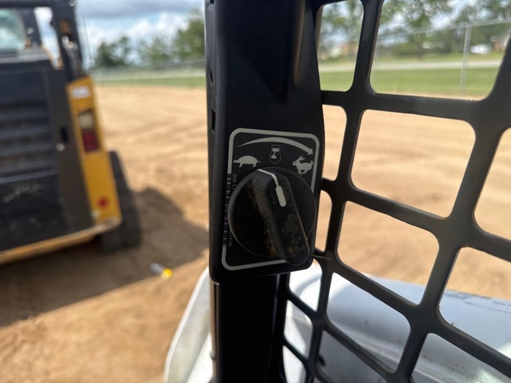 2019-bobcat-t770-image-30
