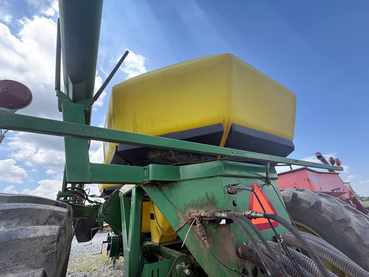 john-deere-1900-image-34