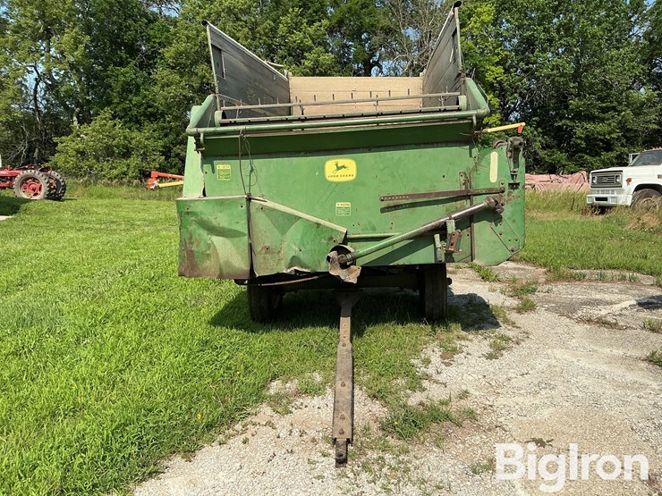 john-deere-harvest-wagon-image-2