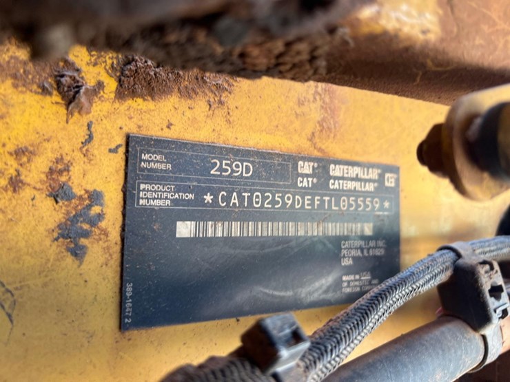 2015-caterpillar-259d-image-25