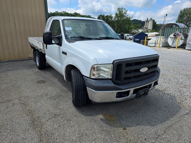 2005-ford-f350-image-35