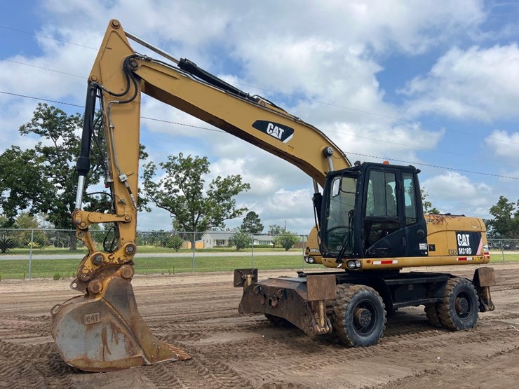 2011-caterpillar-m318d-image-8
