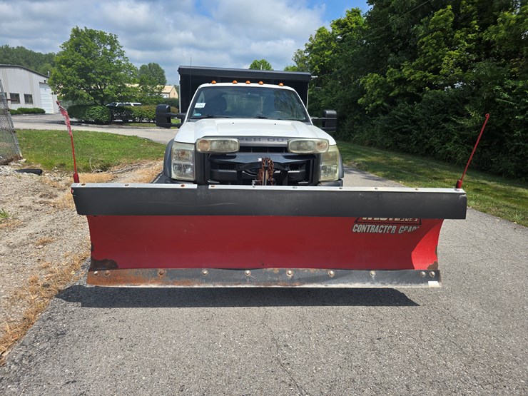2011-ford-f550-image-52
