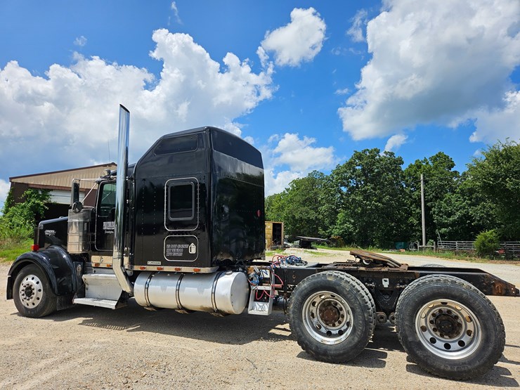 2000-kenworth-w900-image-11
