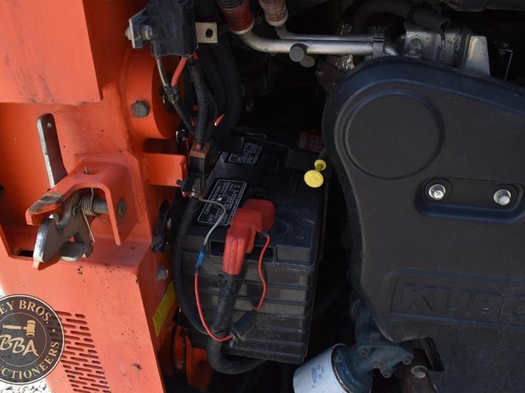 2017-kubota-ssv65-image-28