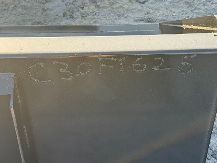 #2095-•-kc-90"-bucket-w/-blade-inv#:-25309-image-6