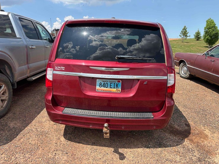 2014-chrysler-van-image-5