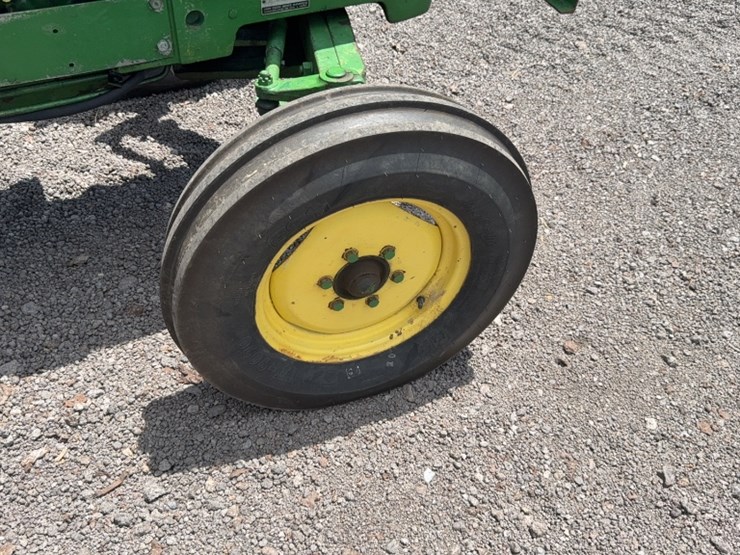 john-deere-820-image-5