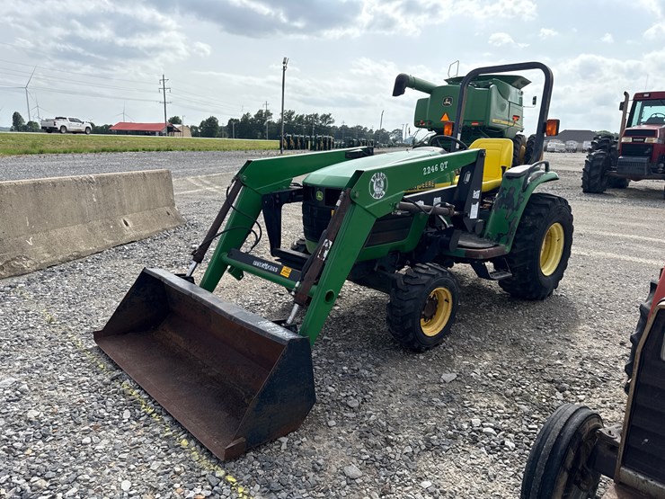 john-deere-4200-image-1