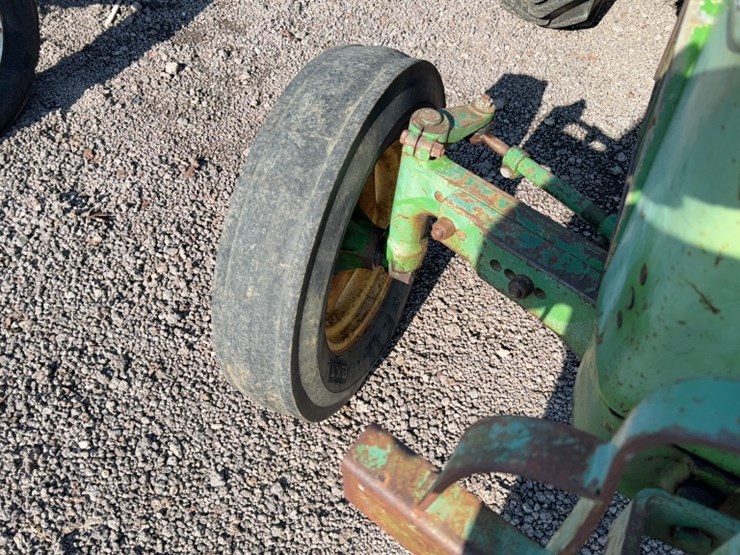 john-deere-820-image-5