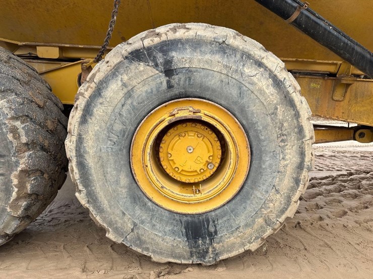 2015-caterpillar-745c-image-13