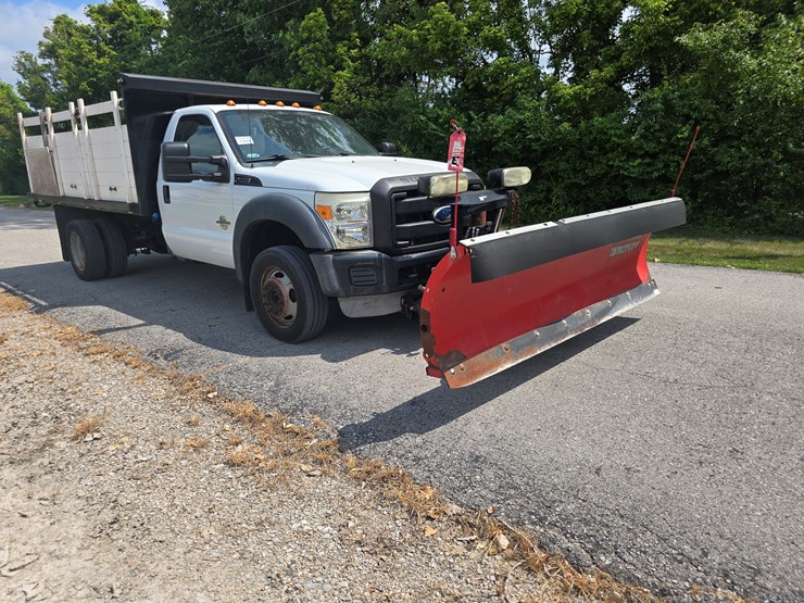 2011-ford-f550-image-47