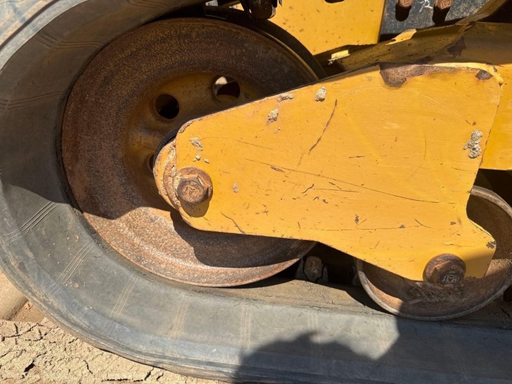 2017-caterpillar-299d2-xhp-image-18