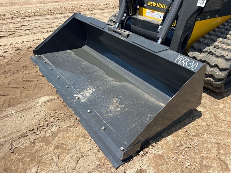 new-holland-c332-image-9