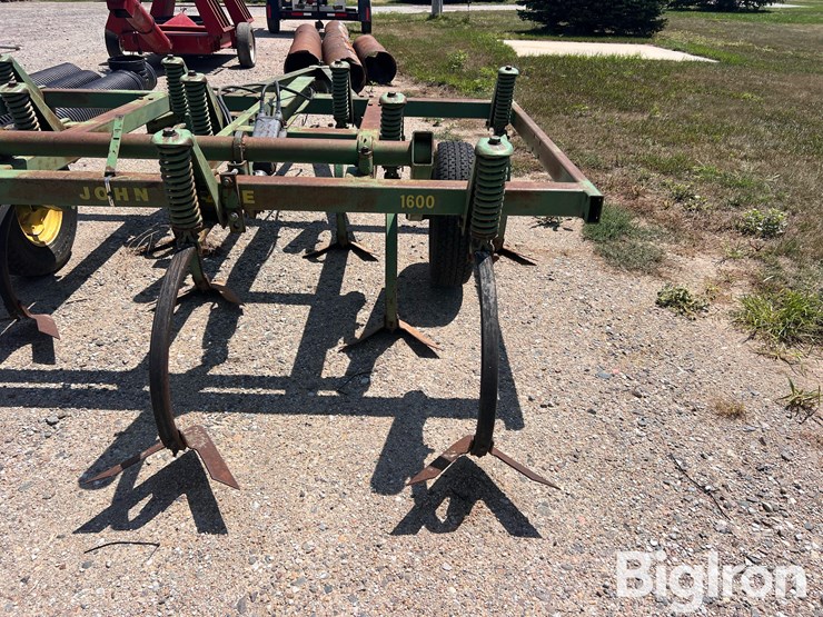 john-deere-1600-image-16