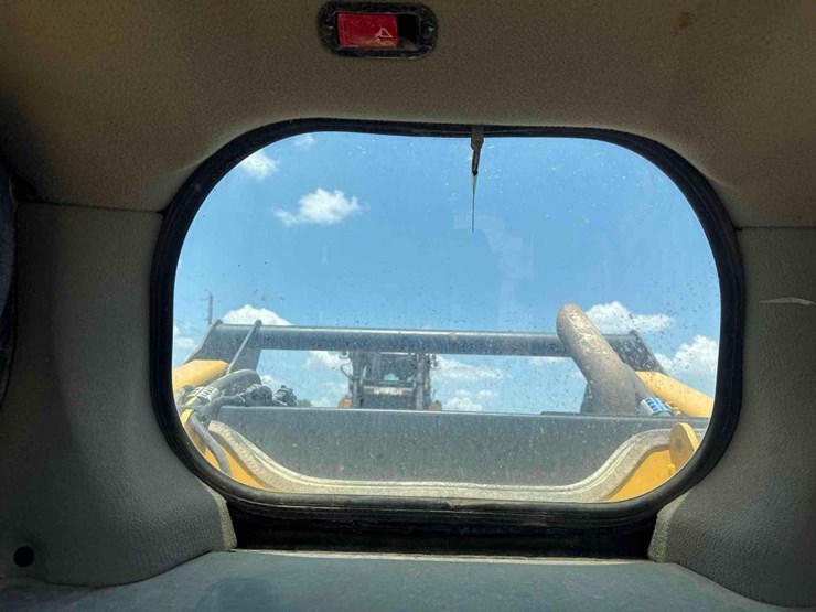 2018-caterpillar-299d2-image-37